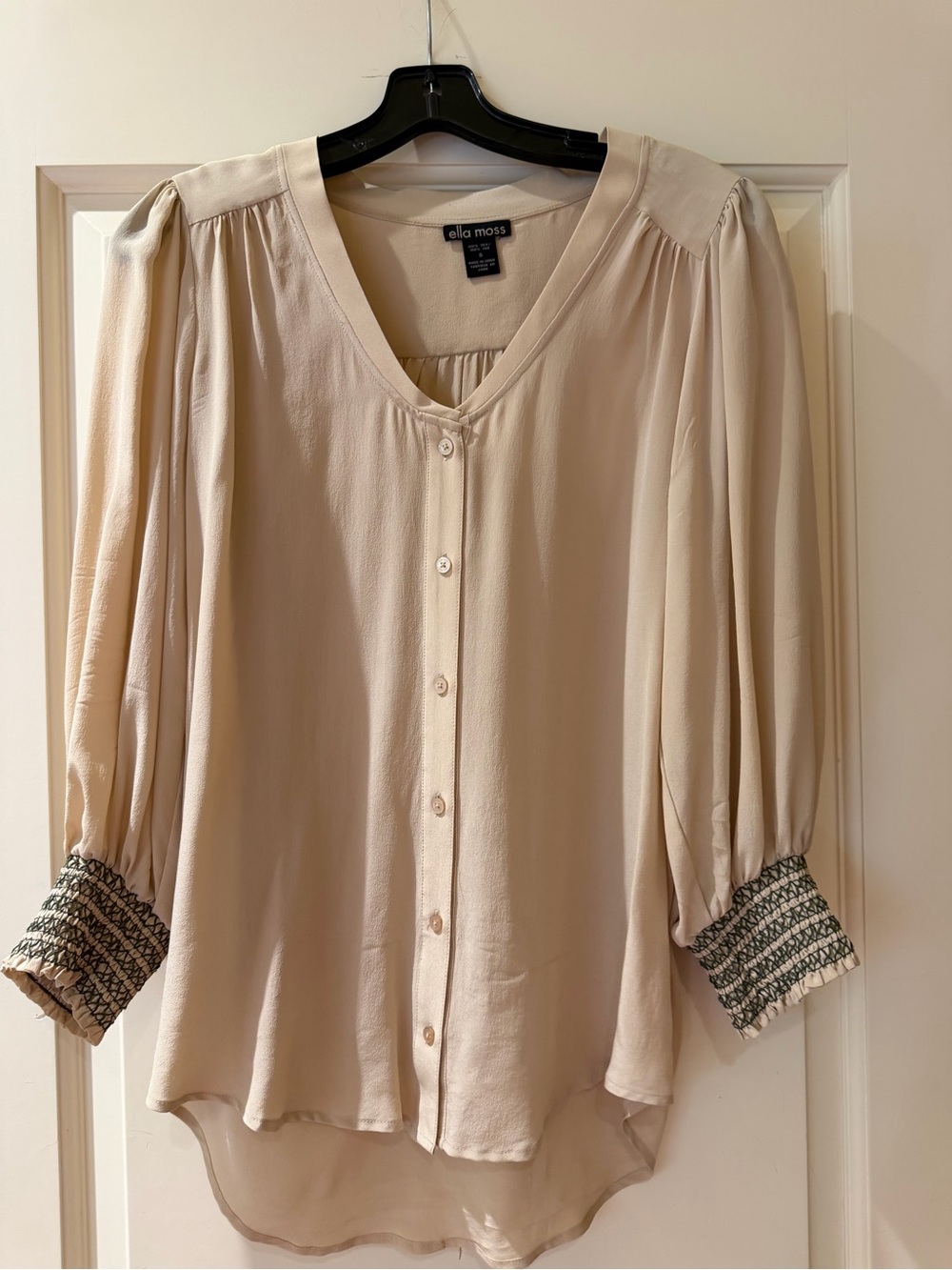 Ella Moss Cream Button-Front Blouse with Smocked Cuffs